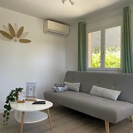 L'auguiere Est, Maisonnette Sans Vis-a-vis Et Au Calme Avec Vue Sur Les Vignes Hotel 3*
