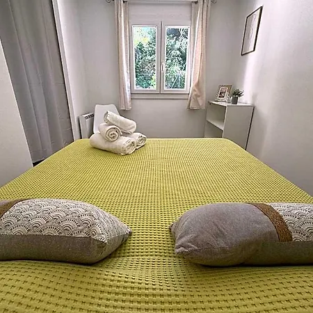 L'auguiere Est, Maisonnette Sans Vis-a-vis Et Au Calme Avec Vue Sur Les Vignes Hotel